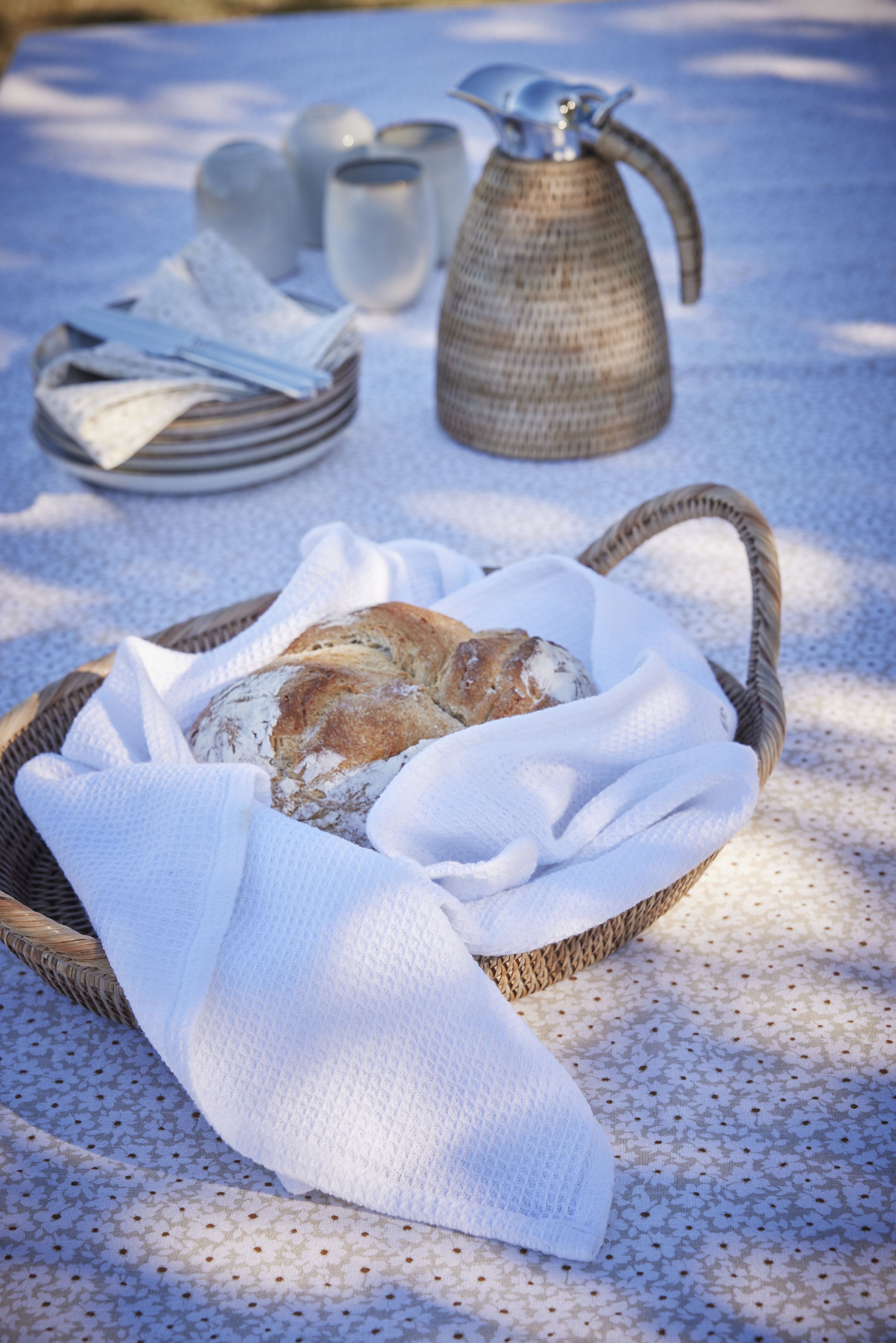 KOSZYK_KUCHENNY_NA_PIECZYWO_SCIERECZKA_KUCHENNA_TERMOS_W_RATTANOWA_PLECIONKA_LENE_BJERRE_POLSKA_SKLEP_DESIGNBYWOMEN